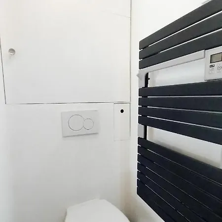 Avec Mezzanine