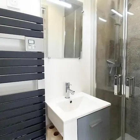 Avec Mezzanine *